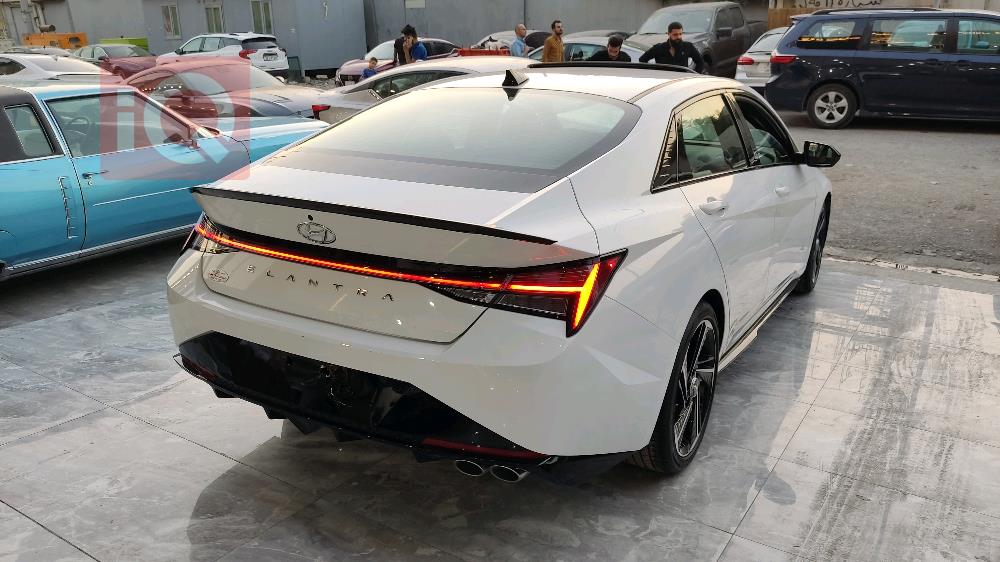 هیوندای ئەلەنترا